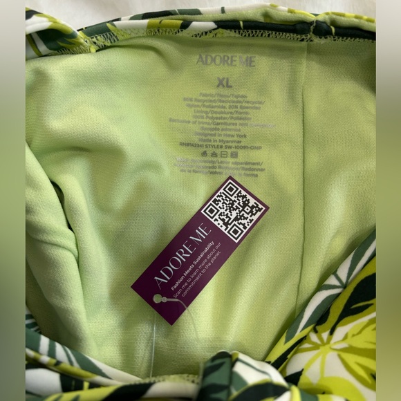 Bathing suits - Picture 6 of 9